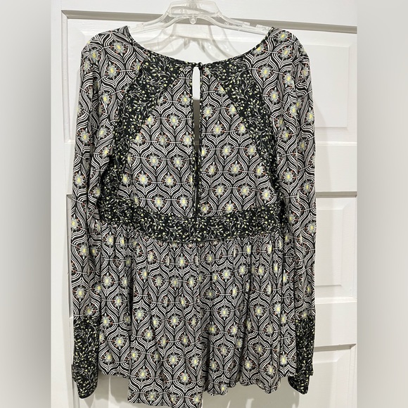 Free People Rolling Hills V neck tunic. Medium. Excellent used condition. - Picture 5 of 11